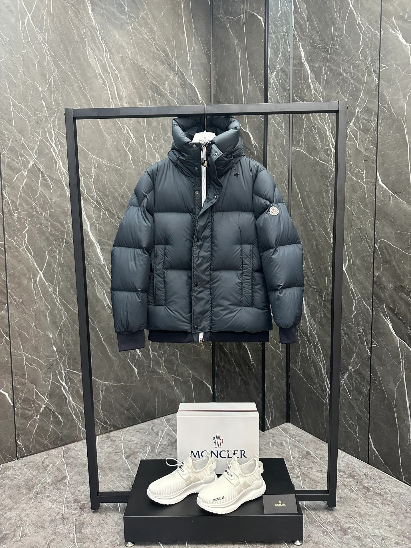 ⬆️Moncler Risler .90 . Lightweight . Risler ， 。 Risler ， 。 ， 。 • • • • • • • Size: 1-5. D 6773098630